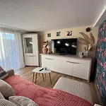 Serenity's Nyaraló *