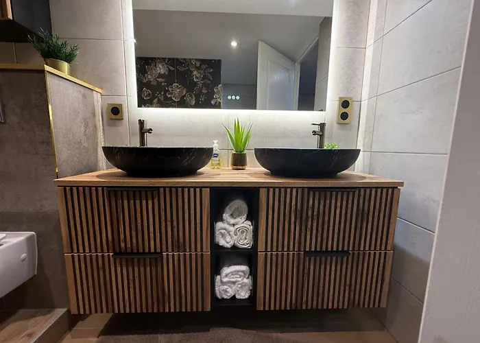 Serenity's Holiday home Naintre