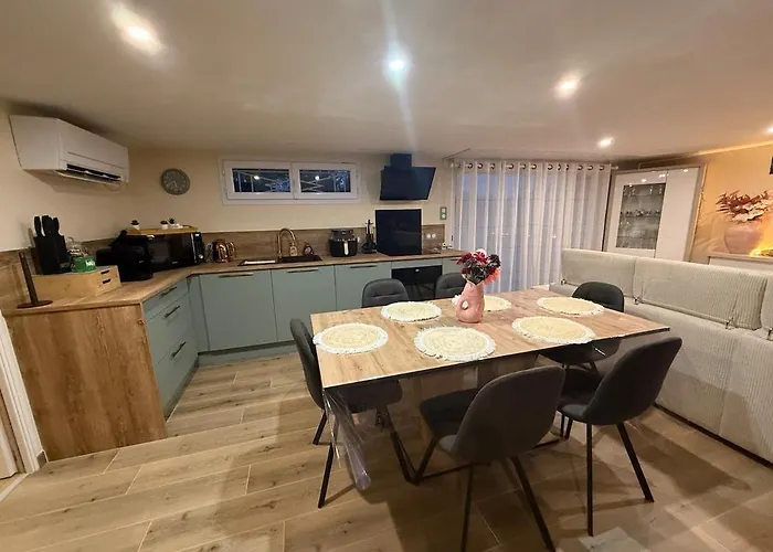 Holiday home Serenity's